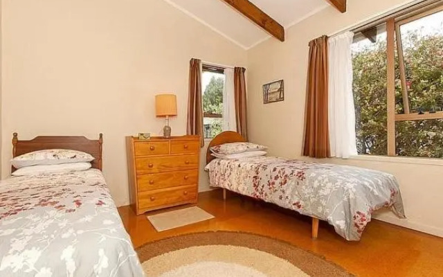 Views on Rimu - Whitianga Holiday Home