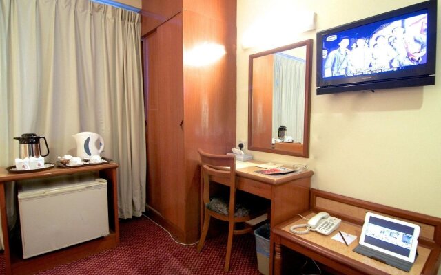 Hotel First Business Inn