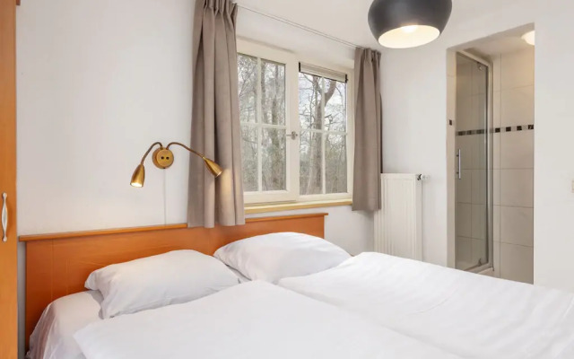 Cozy Bungalow With a Nice Sauna, 3 km. From Putten