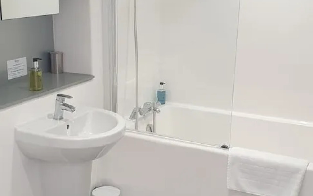 Quay Apartments Exchange Quay Salford Quays