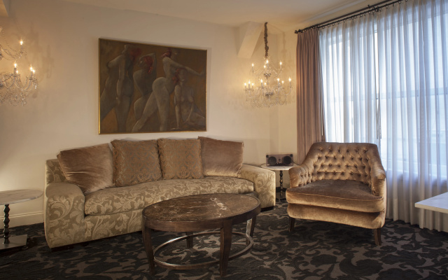 International House Hotel