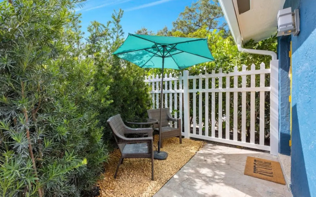 The Yellow Submarine Sailboat Bend