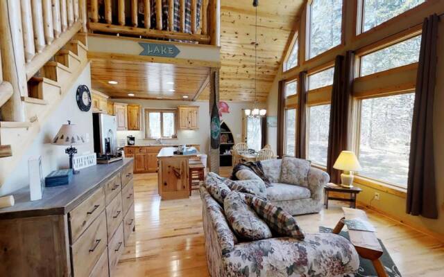Lakefront Hideaway