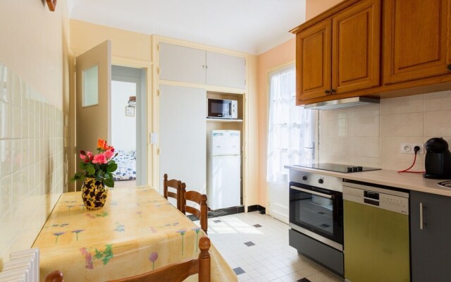 Alluring Holiday Home in Arcangues with Balcony