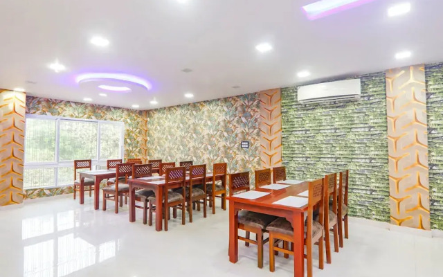 Fabhotel Paras