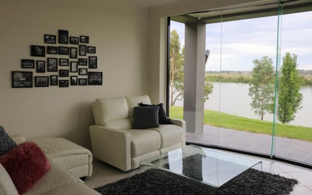 River Devine Murray Bridge