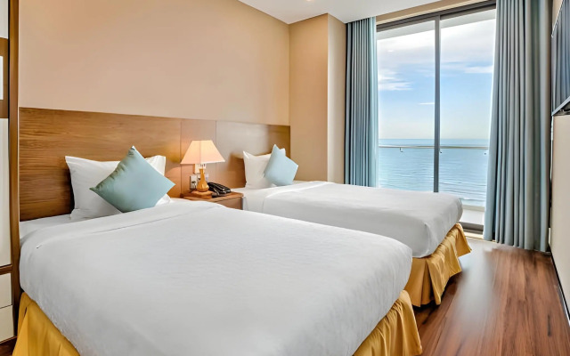 Yarra Ocean Suites Danang