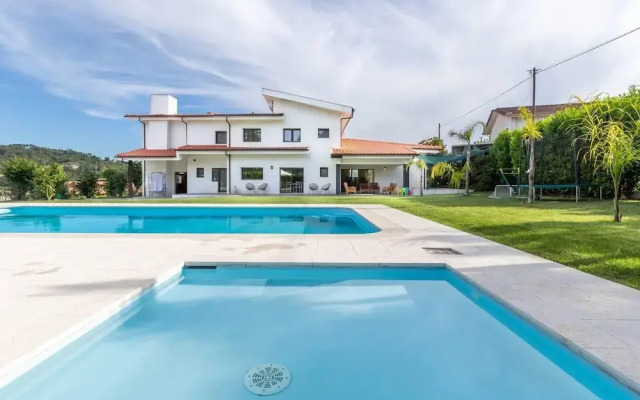 Stunning 6-bed House in Brito, Guimaraes