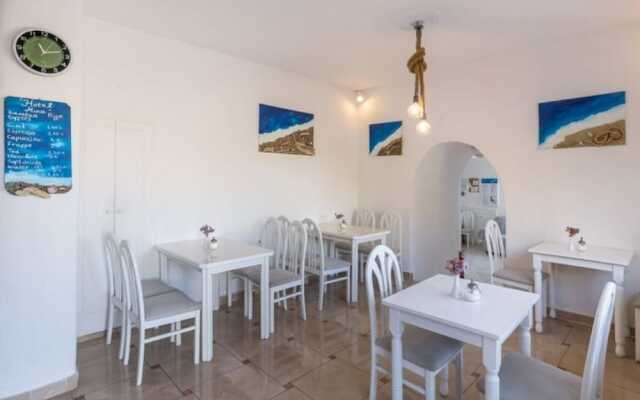 Mina Beach Hotel