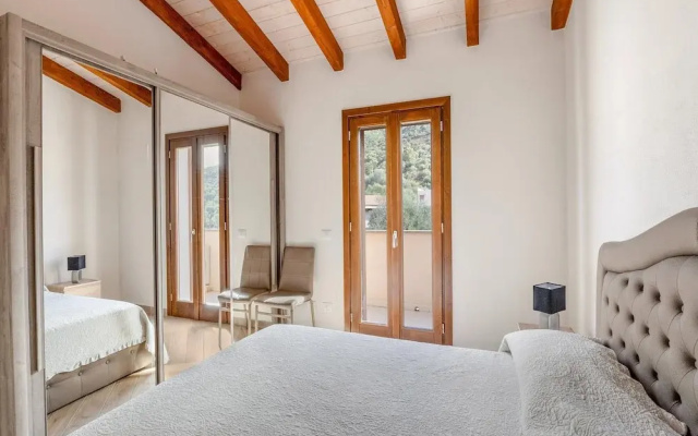 Air-conditioned Penthouse With Terrace and Parking