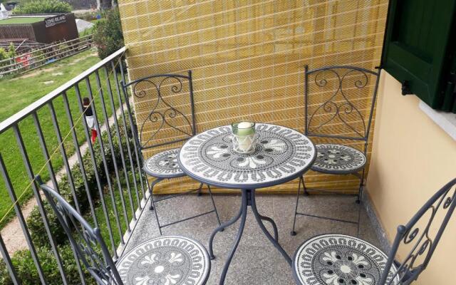 Campione Giulia Exclusive Lakefront apartment by Gardadomusmea