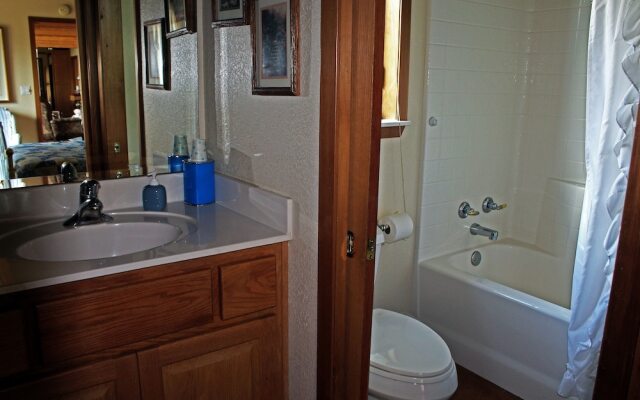 Prow'd House Bed & Breakfast