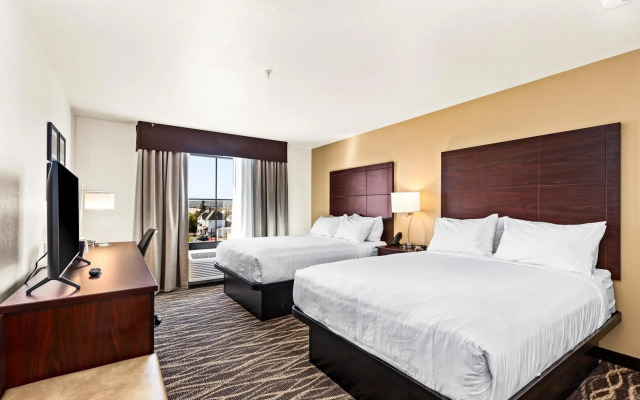 Cobblestone Hotel & Suites - Superior Duluth