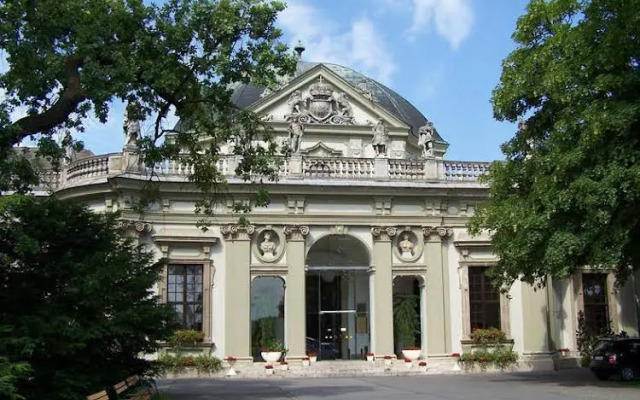 Savoyai Kastelyszallo