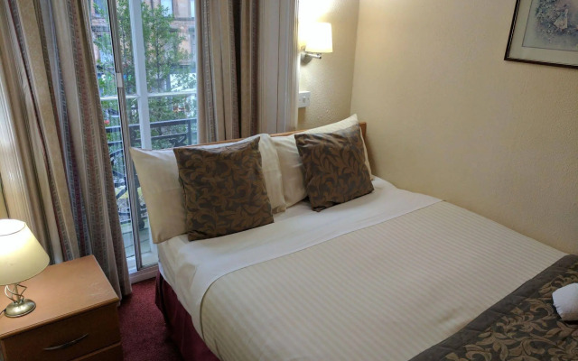 Kelvin Apartment