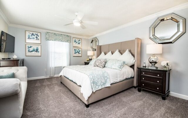 4755kcc 5 Bedroom Villa by RedAwning