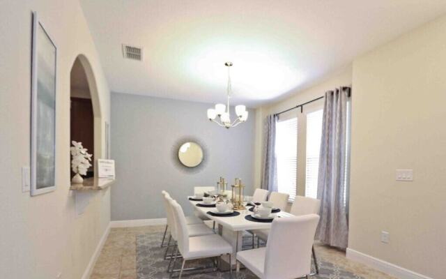 5361 Oakbourne Avenue 6 Bedroom Home