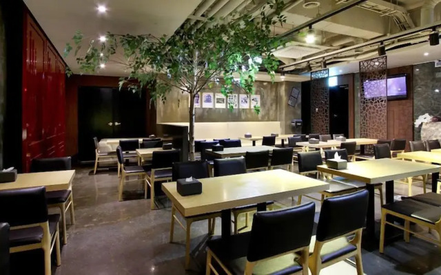 Rich Diamond Hotel