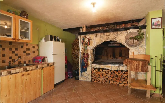 One-Bedroom Apartment in Pakostane