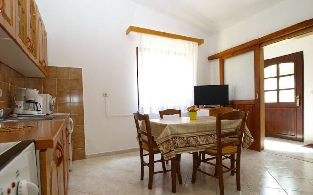 Apartment 1907