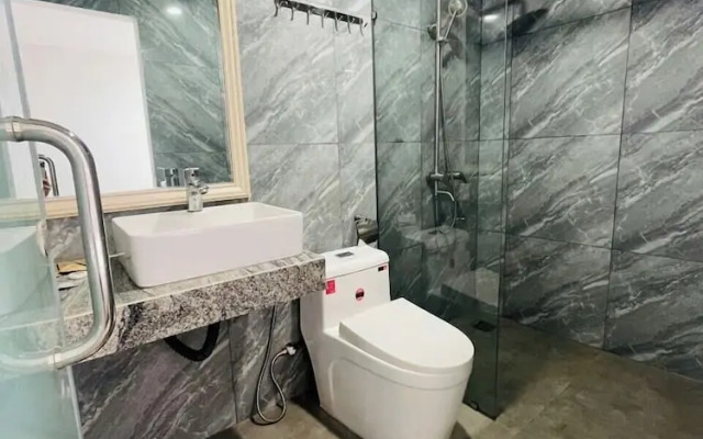 Royal Hotel & Apartment