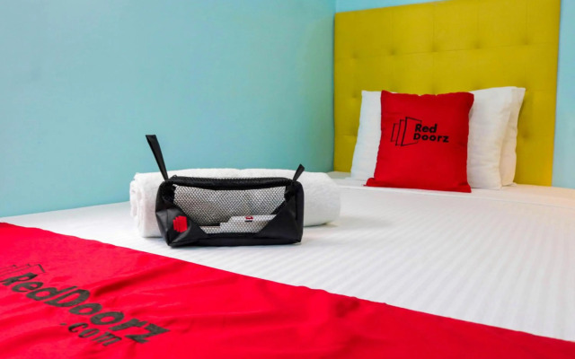 RedDoorz Plus near UV Mandaue Cebu