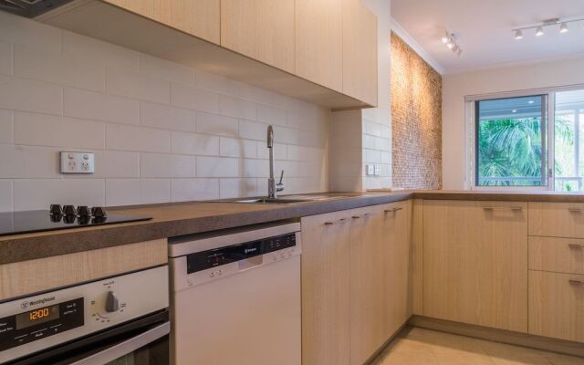 Coral Coast Apartments Palm Cove AVC