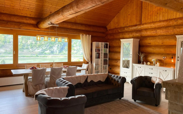 Traumhaftes Blockhaus am Rhein