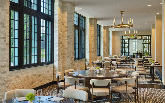 Le Méridien Dallas, The Stoneleigh