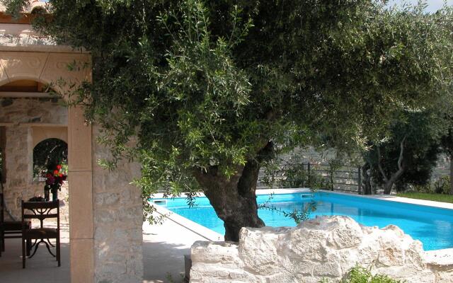 Sprawling Vlilla in Malades With Private Pool, Garden, Terrace