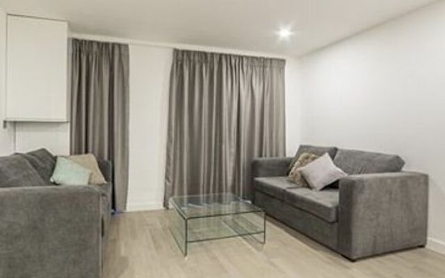 Canning Town Apartment - Hostel
