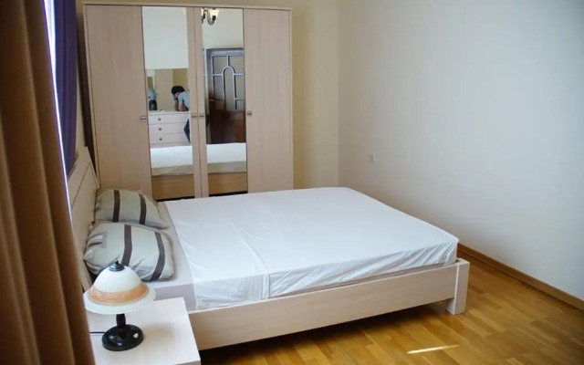 Neftçilər prospekti . Bedrooms 2.