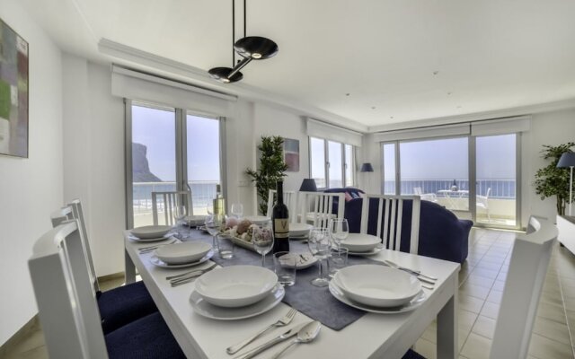 Apartment 4 Bedrooms With Wifi And Sea Views 105010