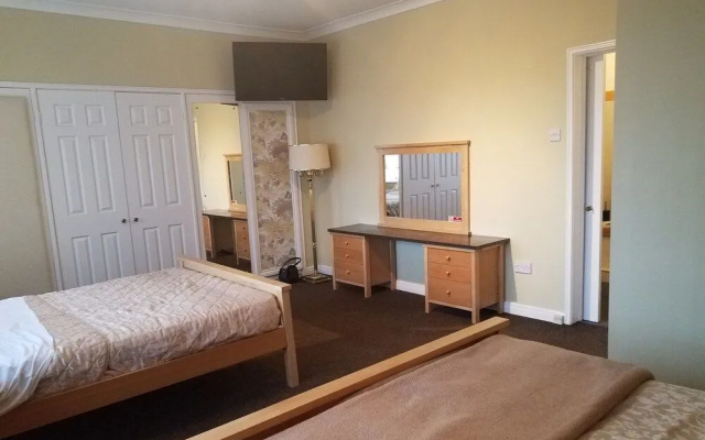 The Mayfair Lodge Family Suite