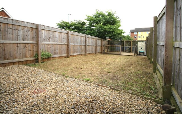 2 Bed House - Large Garden - Fully Refurbished