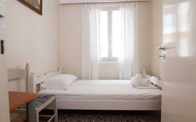 Cozy Apartment Next to Alimos Beach