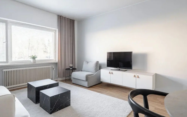 Bright & Cozy 2BR Home in Central Lahti