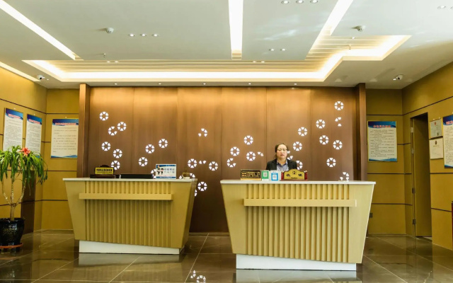 Dingbian Donggang Hotel