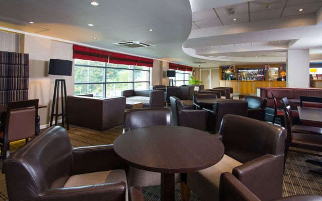 Holiday Inn Express London Luton Airport by IHG