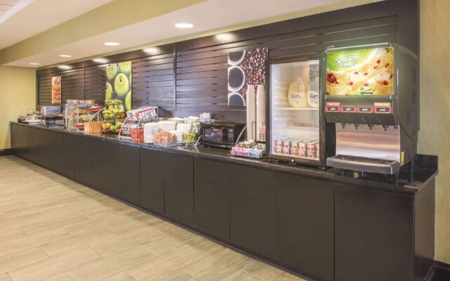 Holiday Inn Express St. Louis Arpt Maryland Hgts