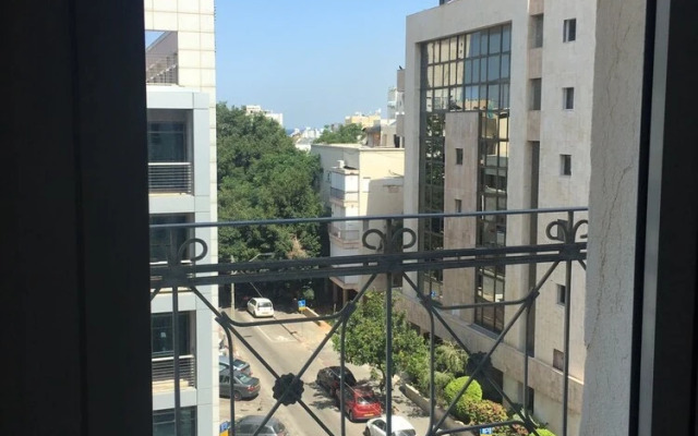 TLV Suites Triplex Penthouse With pool