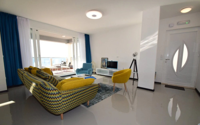87 Stairs Apartment