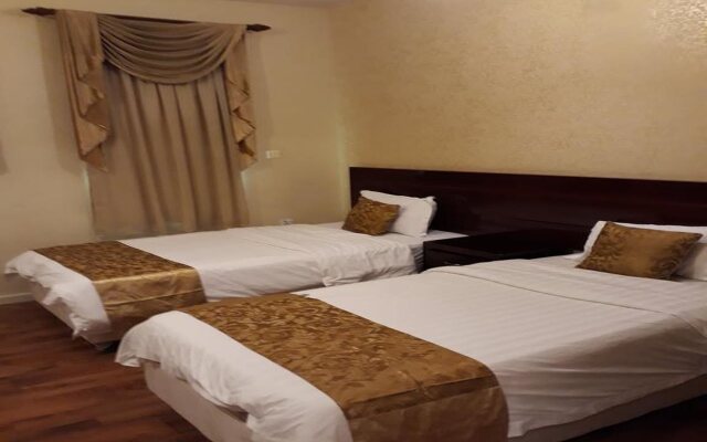 Nice Land Apart-Hotel