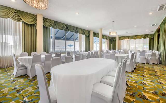 Ramada Plaza by Wyndham Marco Polo Beach Resort