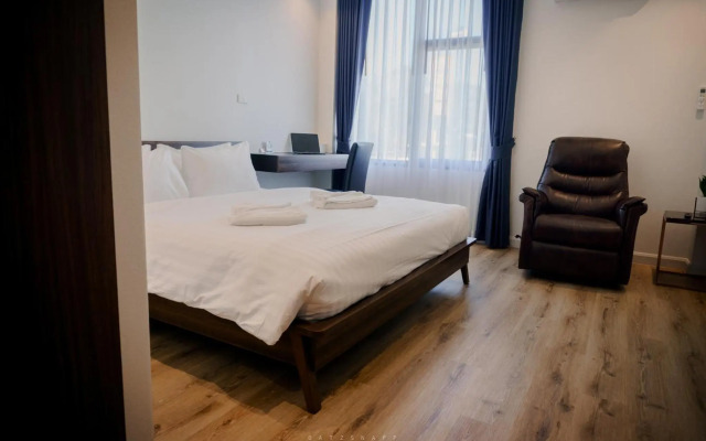 Play Poshtel & Cafe (SHA Certified)