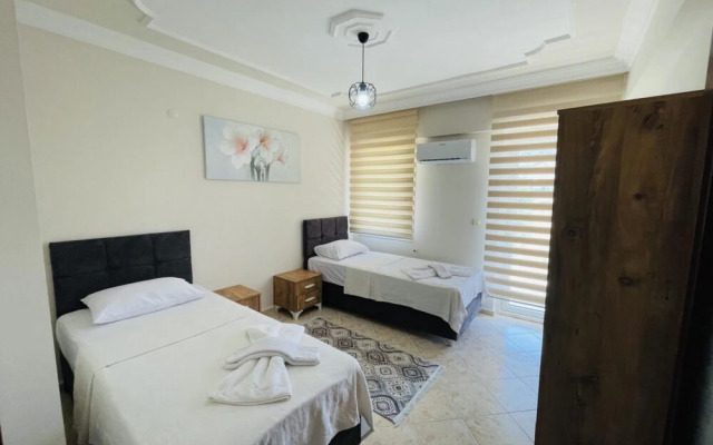 Central Flat With Jacuzzi Private Pool in Fethiye