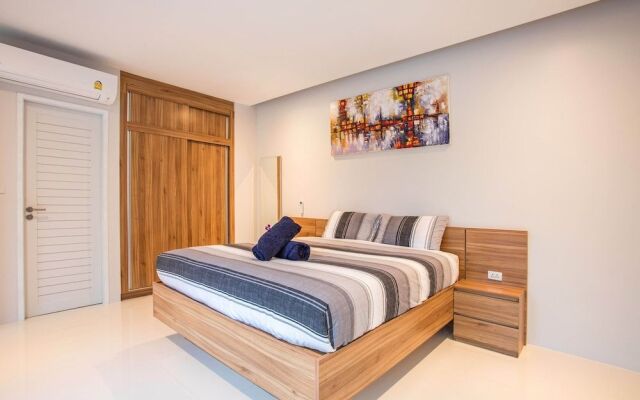 Elegant Designer 4BR Pool Villa Skylight