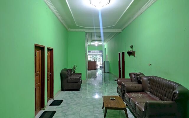 OYO 93411 Syariah Hotel Tomborang