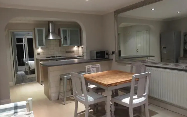 New, beautifully-designed garden flat in Clapham