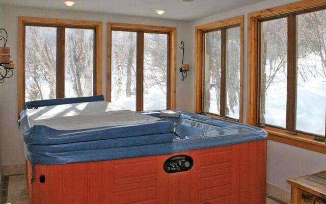 Elk Meadows by Stewart Mountain Lodging